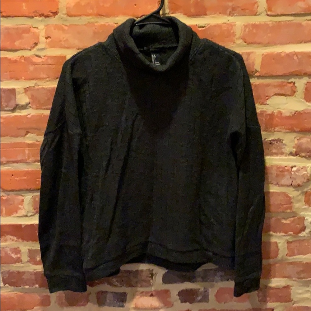 Dark Green Turtle Neck Cropped Sweater